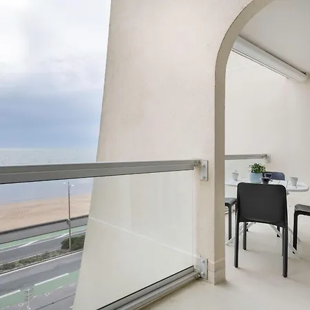 Magnifique Vue Avec Balcon Garage Prive Wi-fi Et Ascenseur